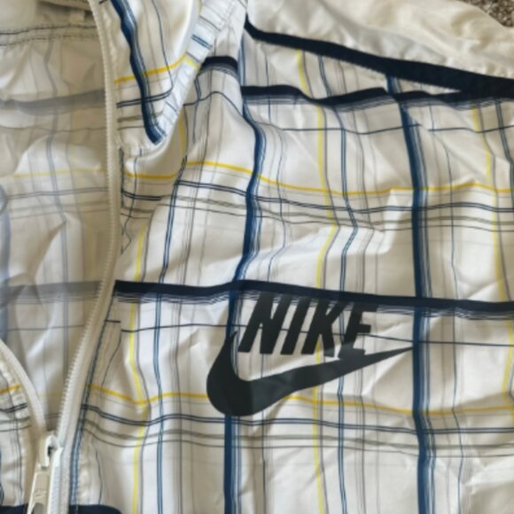 Nike Packable Garment Jacket - Picture 6 of 8